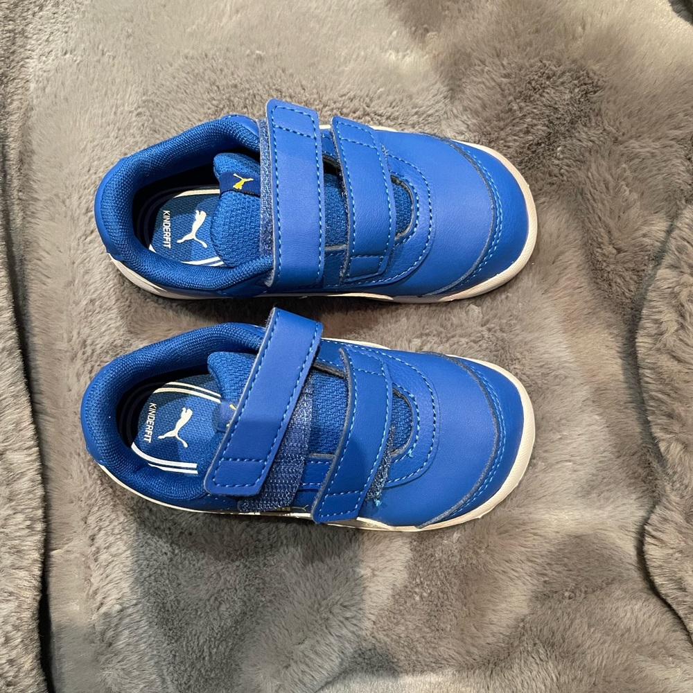 Kid puma shoes